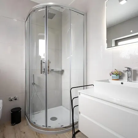 Villa Rotonda By Briskva Pazin