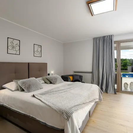 Rotonda By Briskva * Pazin